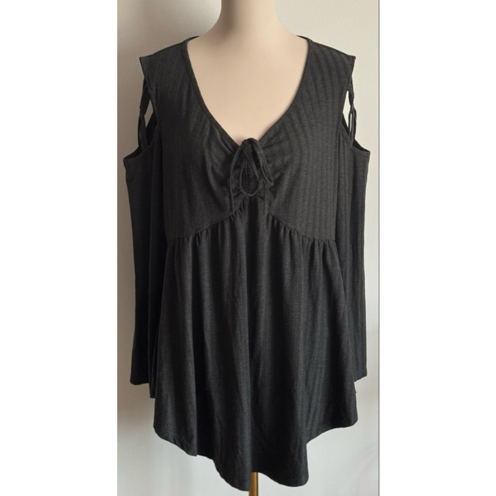 Women's Scarlet Darkness Gray Ribbed Cold Shoulder Tunic Top 2X
